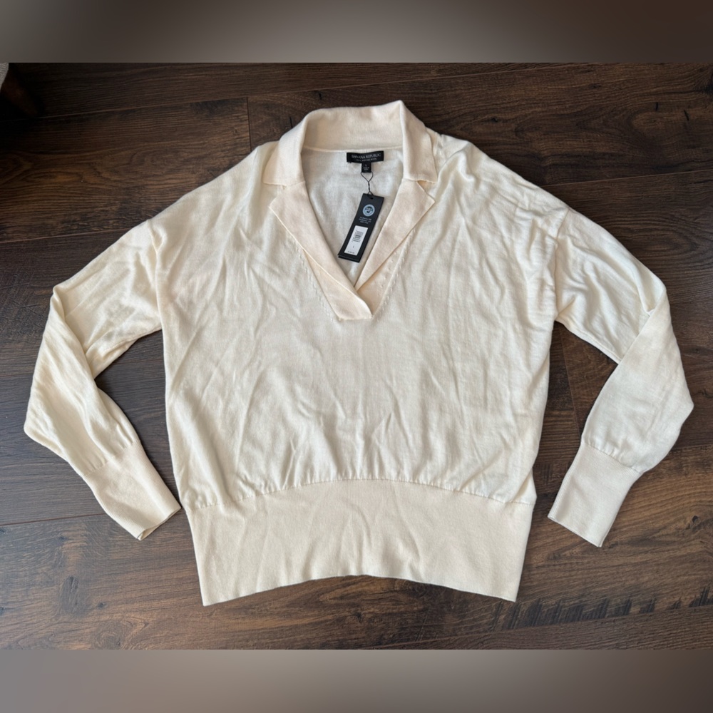 Banana Republic Cream V-Neck Collared Sweater 100% Morena Wool Large NWT